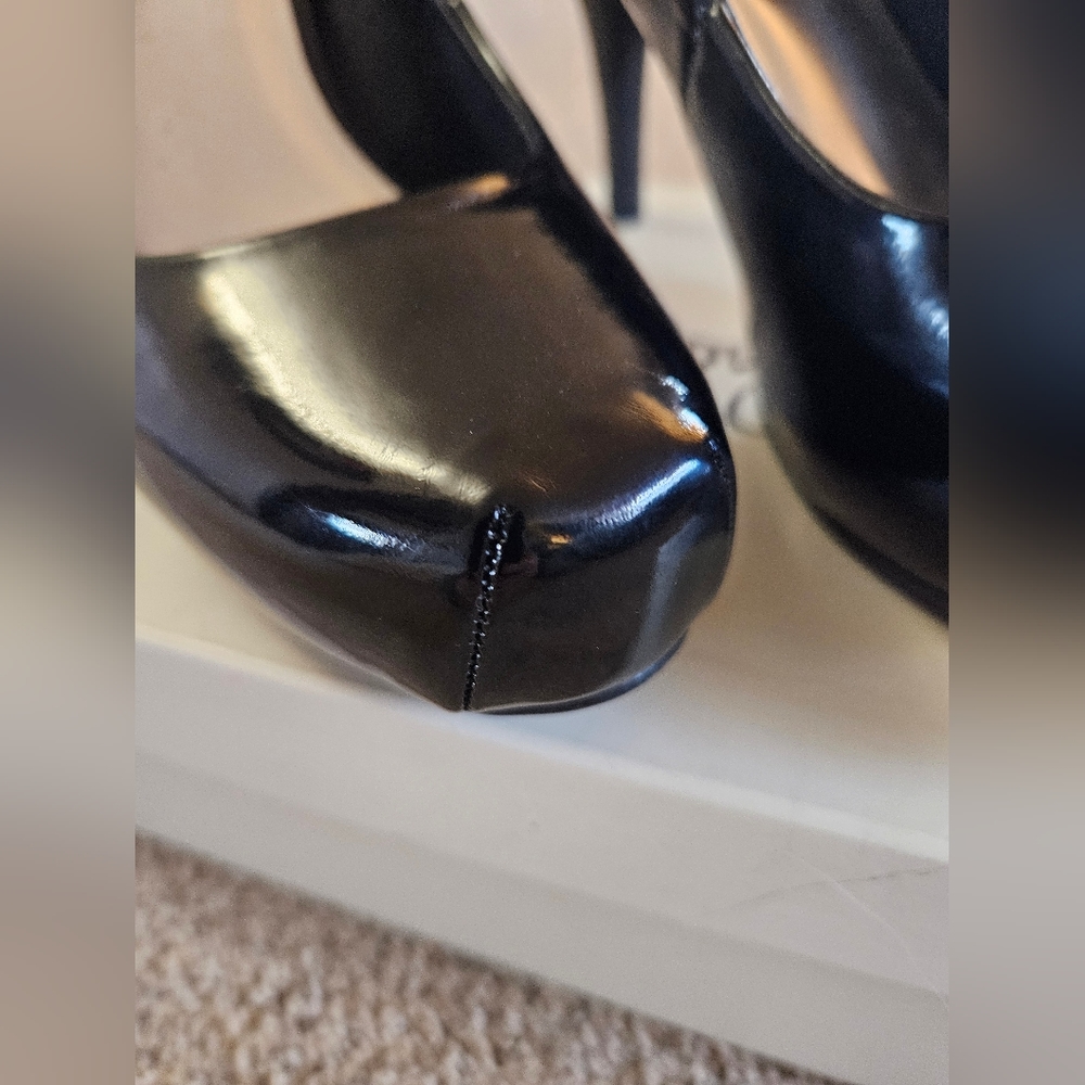 Olsenboye Black Patent Leather Heels Size 9 - Picture 2 of 6